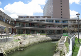 写真:牧志駅前ほしぞら図書館