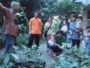 写真：ホタル観察会の様子2