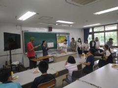 写真：子どもの日本語塾の様子