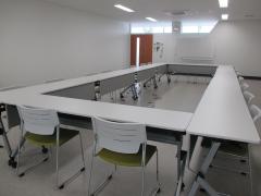 写真：会議室の様子2