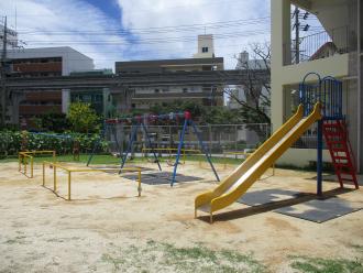 写真：すべり台