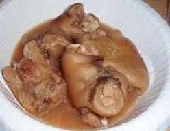 写真：足テビチ