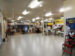 写真：2階西階段から2階にあがった場所