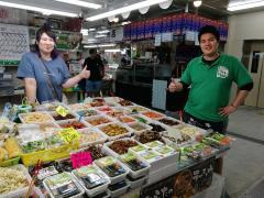 写真：漬物店員さん