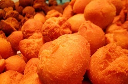 写真：サーターアンダギー