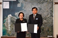 写真:沖縄海邦銀行さまと記念撮影