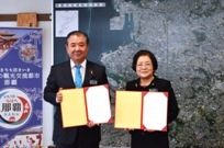 写真:沖縄銀行さまと記念撮影