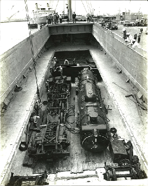 写真：船で輸送時