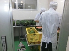 写真:銘苅学校給食センター