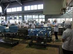 写真:朝のミーティング