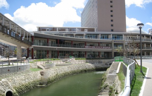 写真：牧志駅前ほしぞら図書館外観