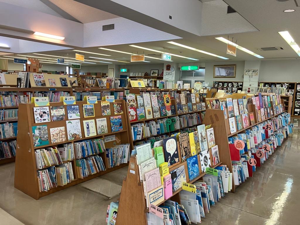 写真：児童コーナー