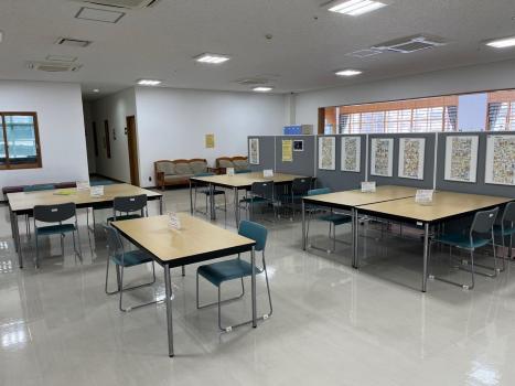 写真：4人掛け机1