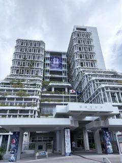 写真：本庁舎ラッピング