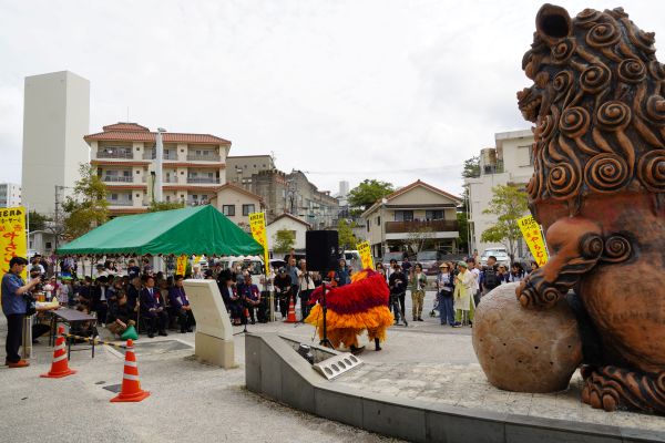 やちむん通りのウフシーサー