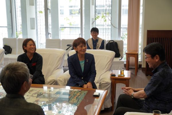 表敬訪問の様子2
