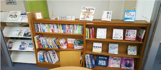 書籍コーナーの画像
